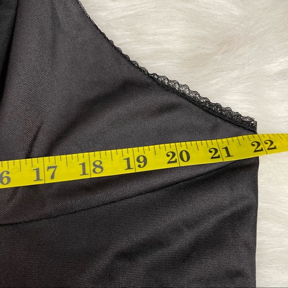 VINTAGE 90's VANDIORA BLACK FULL SLIP V-NECKLINE SHEER LACE STYLE 1327 - Picture 3 of 13